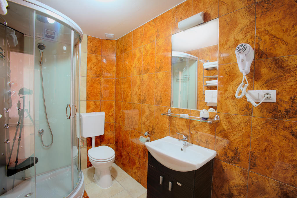 Casa Preturii Otel Tîrgu Lăpuş Oda fotoğraf