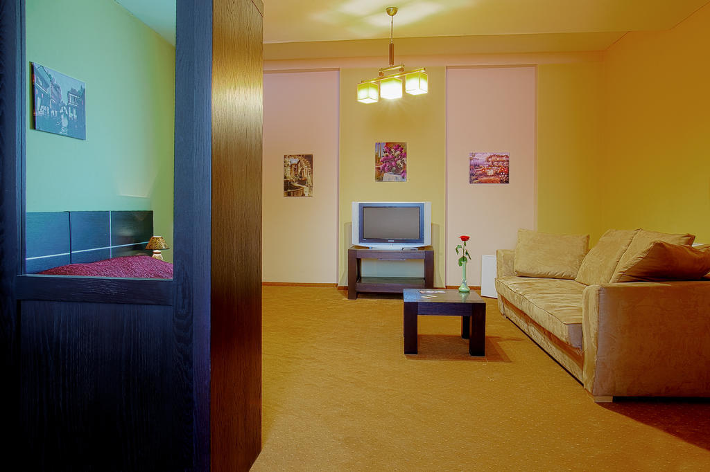 Casa Preturii Otel Tîrgu Lăpuş Oda fotoğraf