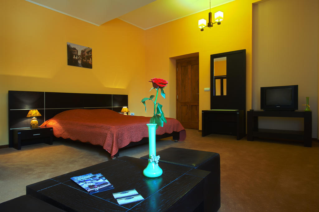 Casa Preturii Otel Tîrgu Lăpuş Oda fotoğraf
